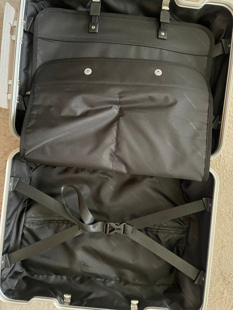 メルセデスベンツ　アルミ　スーツケース32L