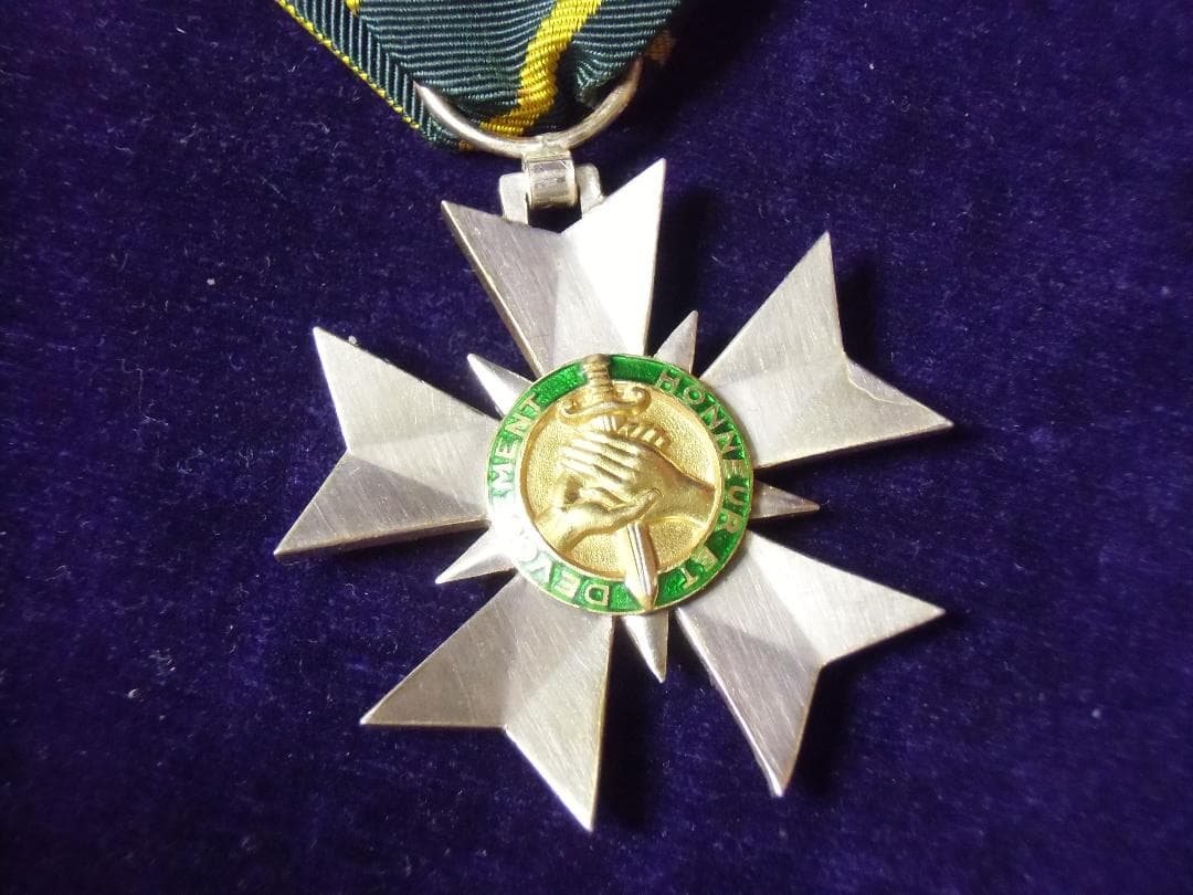 Ｆフランス軍＊１９５３～６３年＊戦闘戦功メダル＊シュバリエ級（実物）