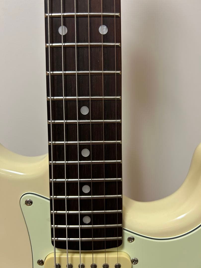 美品おまけ付　Bacchus BST-2-RSM/R OWH ストラト　ギター