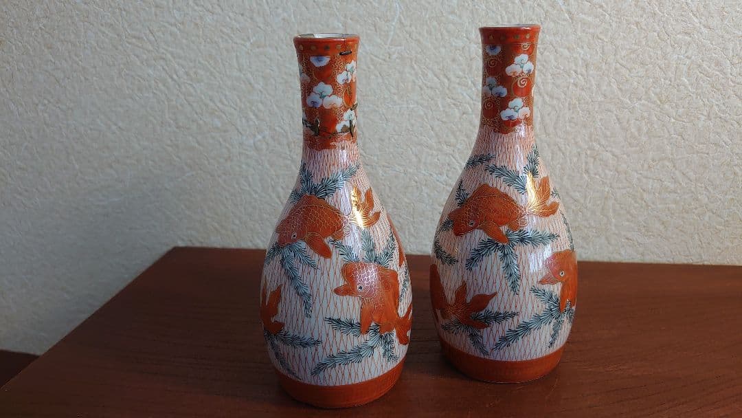 九谷焼 九谷　明治九谷　金魚の図　打出製　赤絵　網目　アンティーク九谷焼　2客