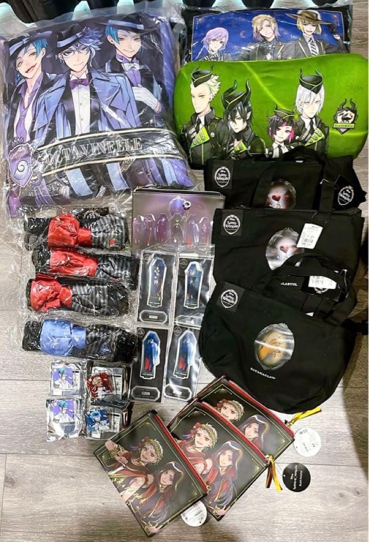 ツイステ　グッズ　まとめ売り　クッション　アクリルスタンド　手提げバッグ　ポーチ