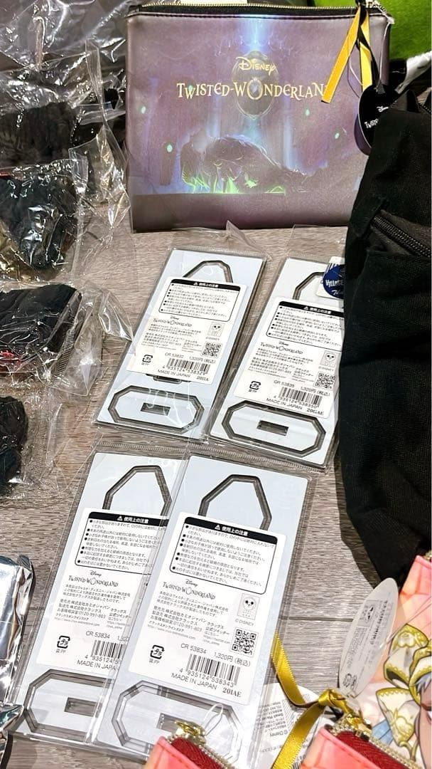 ツイステ　グッズ　まとめ売り　クッション　アクリルスタンド　手提げバッグ　ポーチ