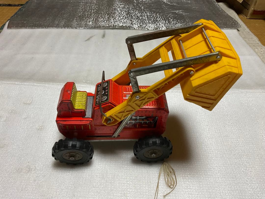 ヨネザワ／D-250A。ブリキのブルドーザー。【箱無し、現状渡し、美品】。