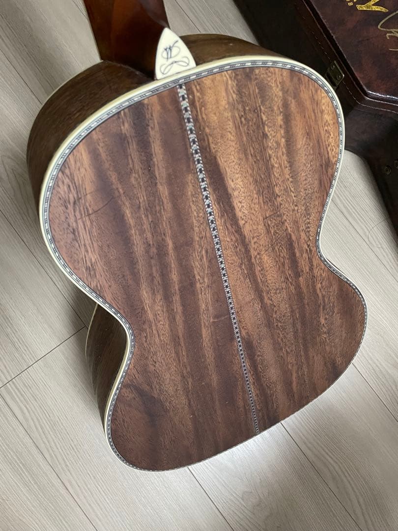 Washburn アコースティックギター ハードケース付き　つるの剛士サイン入り