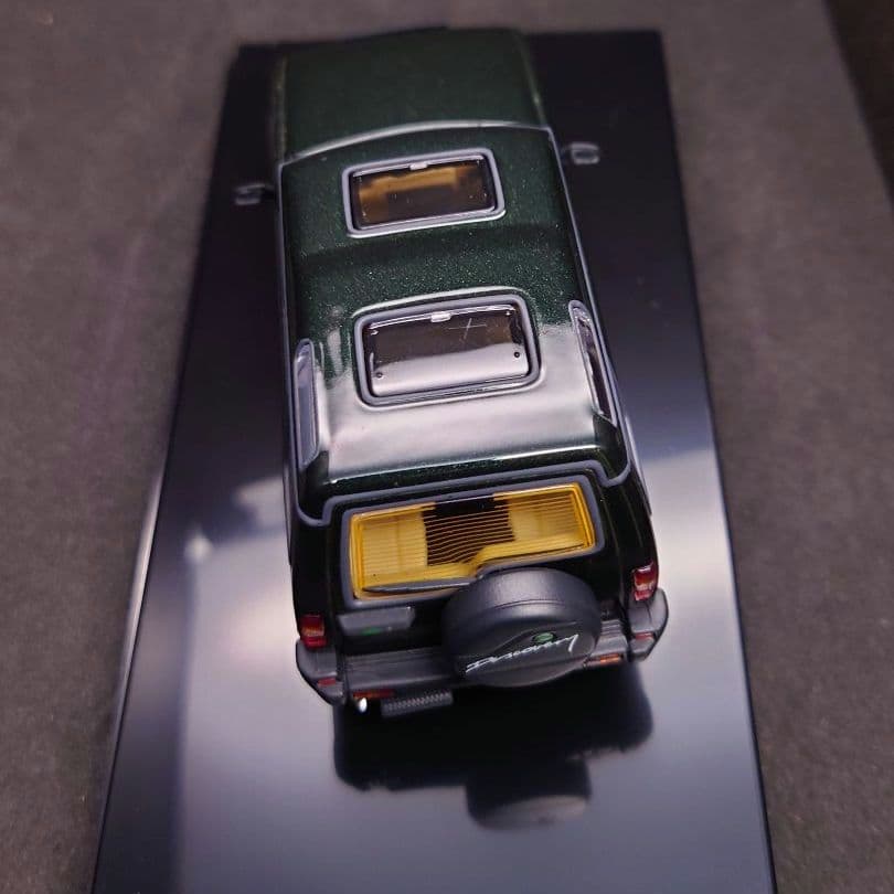 オートアート　ランドローバーディスカバリー