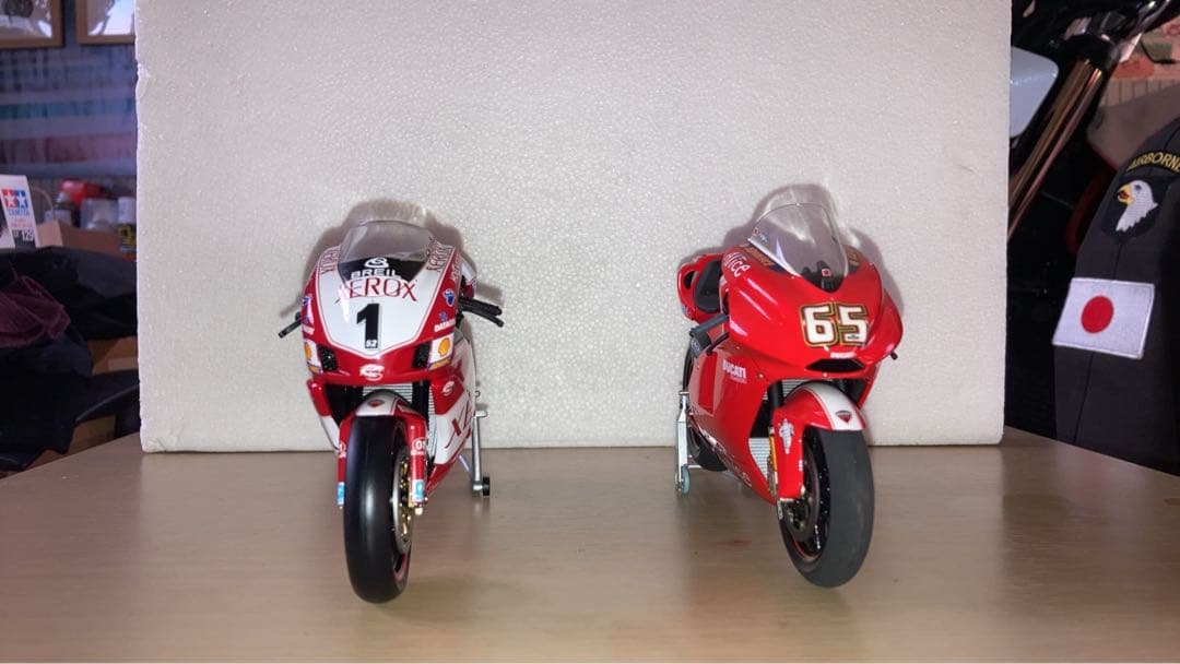 DUCATIバイク　1/12 人形セット