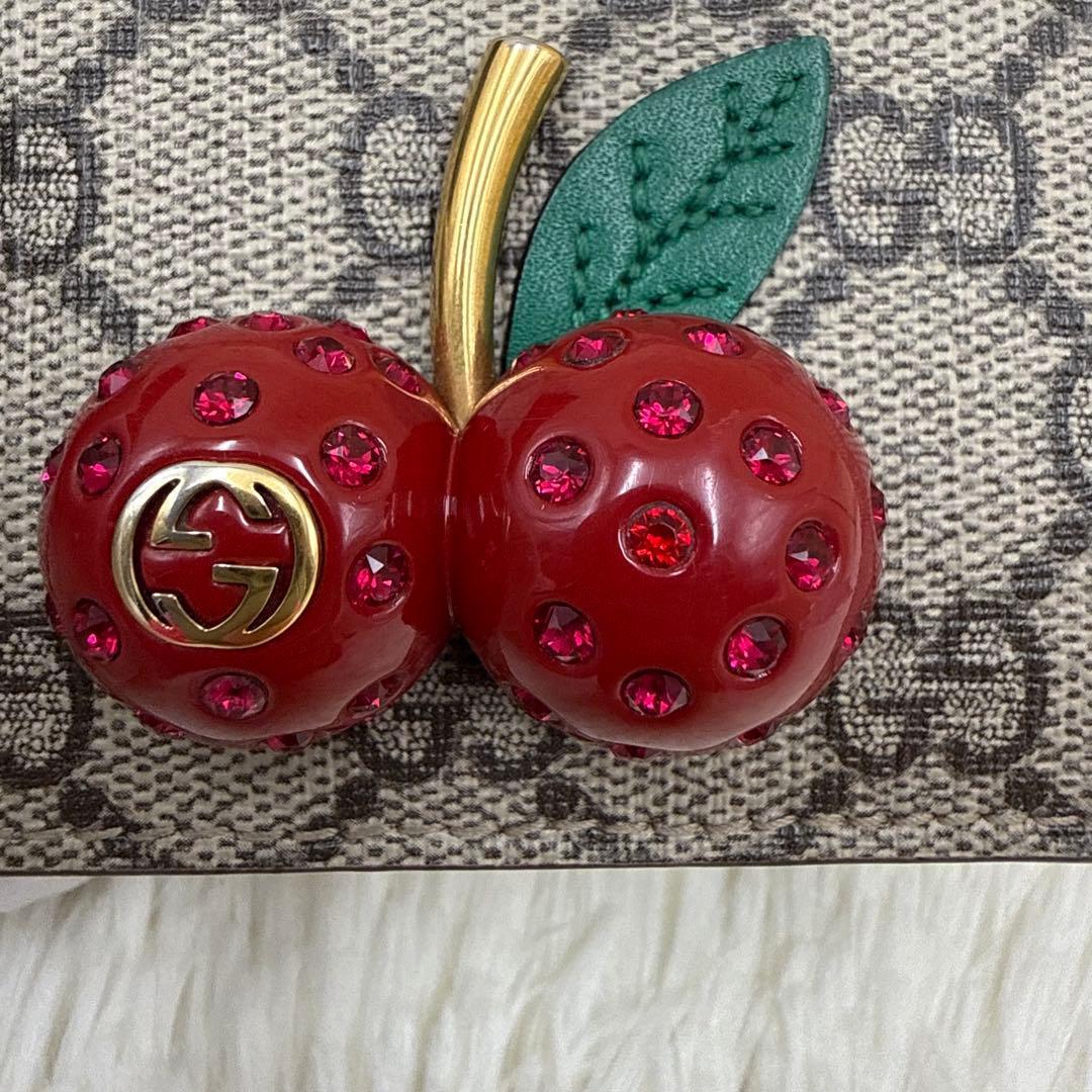 ✨美品✨ グッチ　二つ折り財布 チェリー　さくらんぼ PVC GGスプリーム