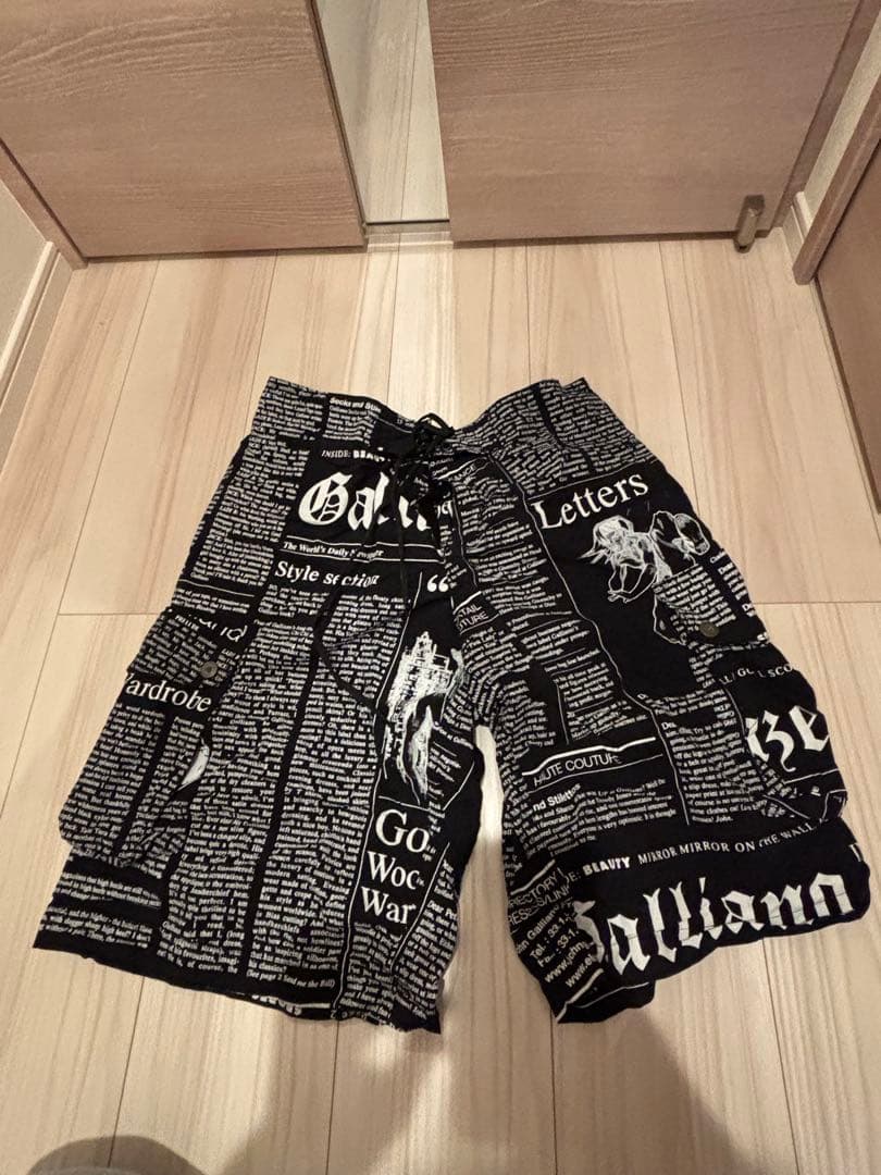 T*Y様 John Galliano ジョン ガリアーノ ニュースペーパー　　水