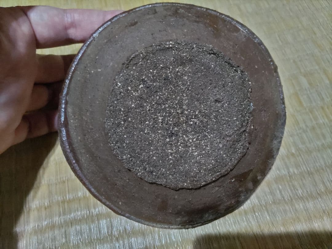 南蛮？琉球？時代の小鉢（13.8㎝）　板起こし・玉縁・砂高台・重ね焼・鉄釉