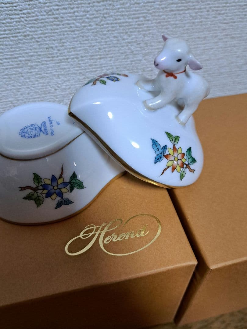 (お値下)　新品　Herend 陶磁器 　ひつじ 　ヴィクトリア　ボンボニエール