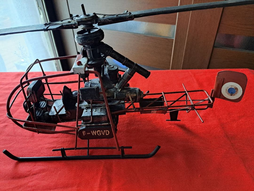 OSA 出品‼️ヘリとプロペラ機２点‼️
