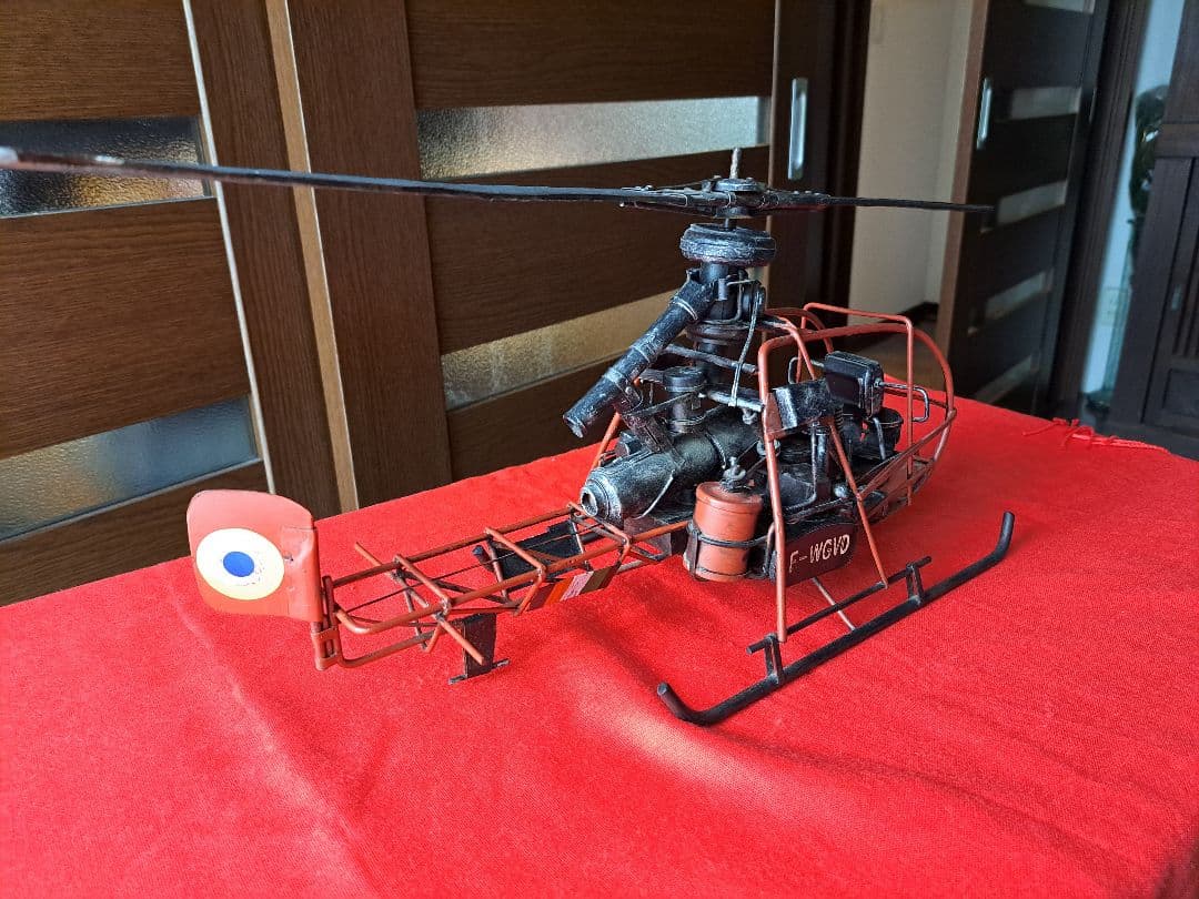 OSA 出品‼️ヘリとプロペラ機２点‼️