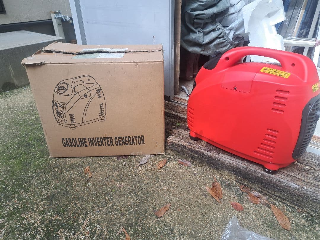 インバーター発電機 100V 12A　送料込み