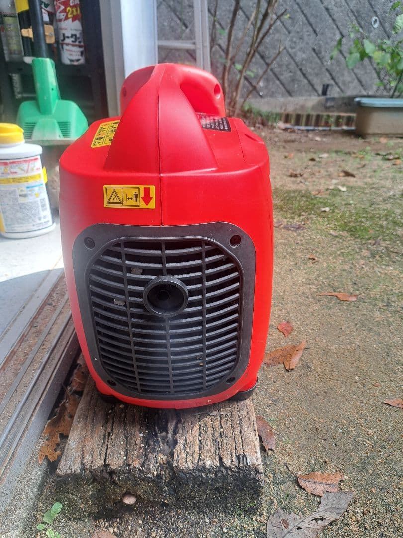 インバーター発電機 100V 12A　送料込み