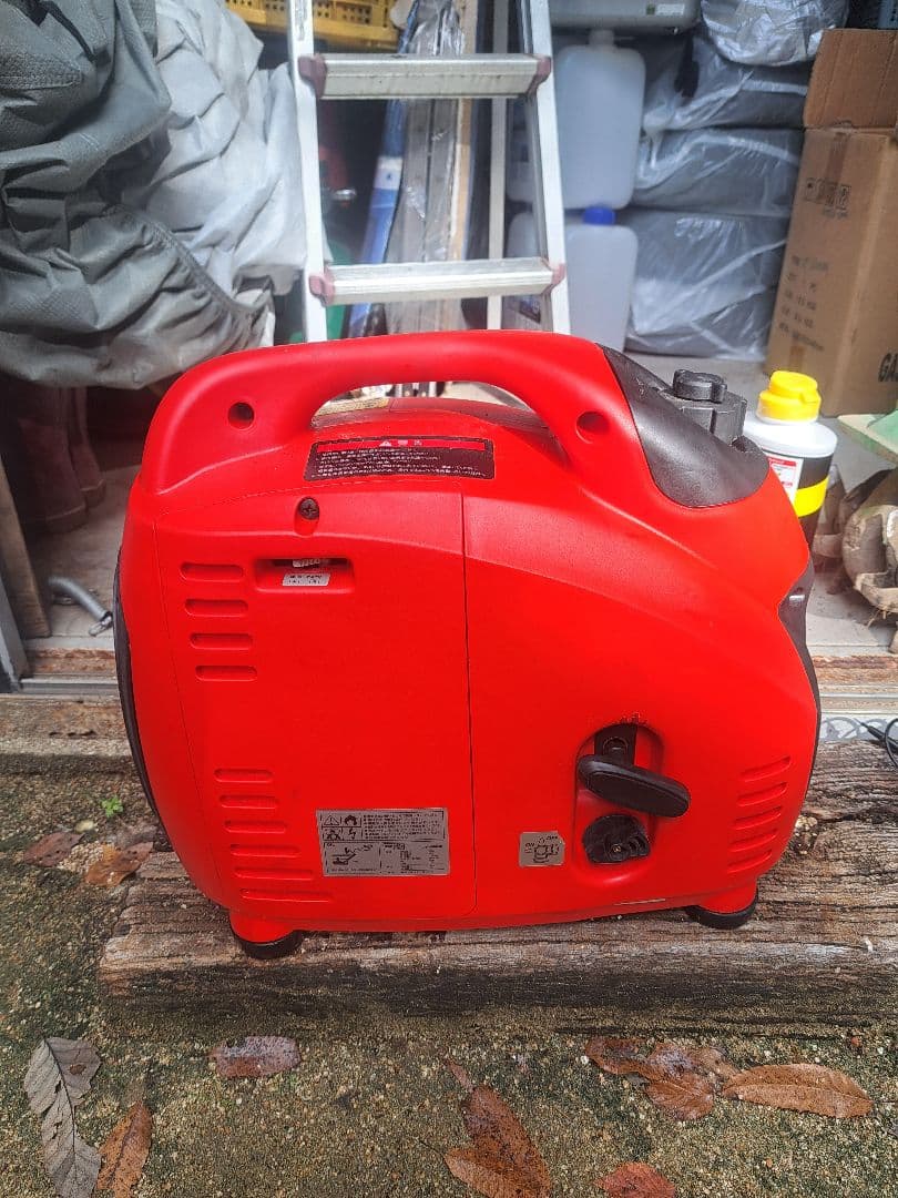 インバーター発電機 100V 12A　送料込み