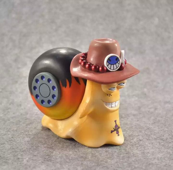 ONE PIECE ワンピース　でんでん虫　電伝虫　ポートガス・D・エース