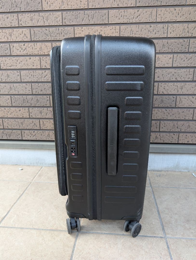 LOJEL ブラックキャリーケース 4輪キャスター付き