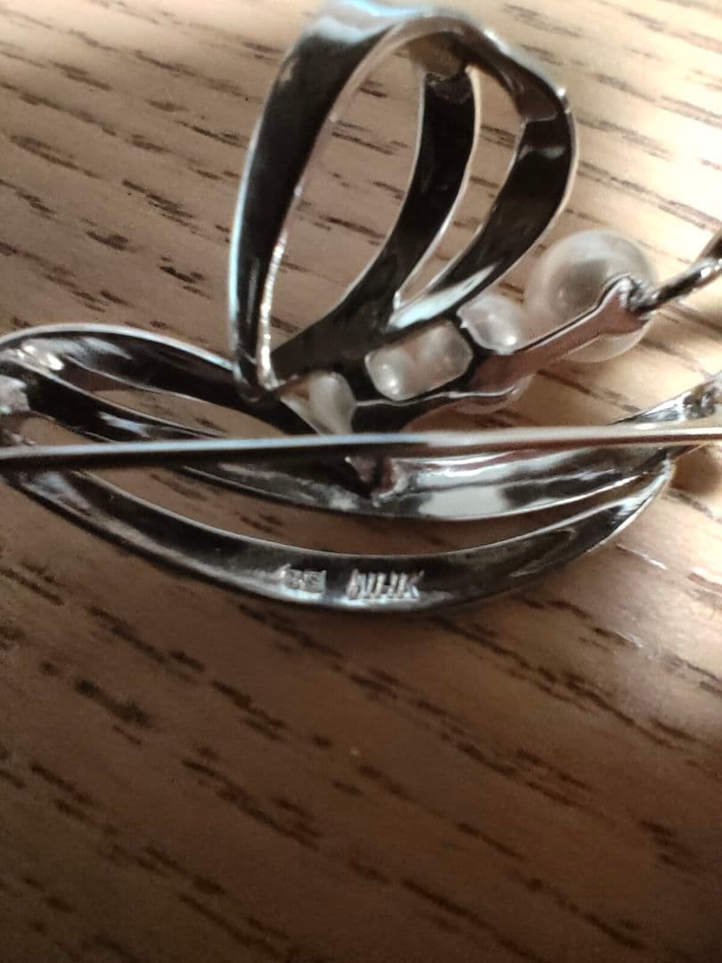 MIKIMOTO パール付きブローチ