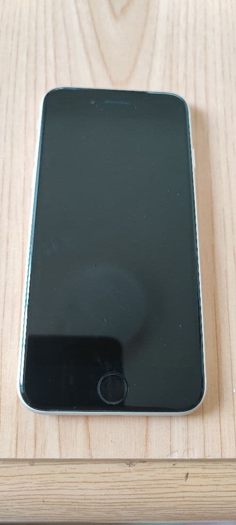 最終価格！早い者勝ち美品！iPhone se 第３世代　128GB SIMフリー