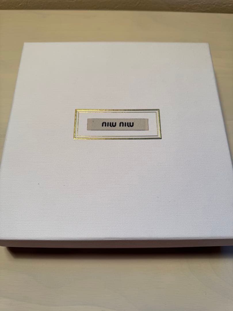 miu miu ビジュー付きヘアカチューシャ