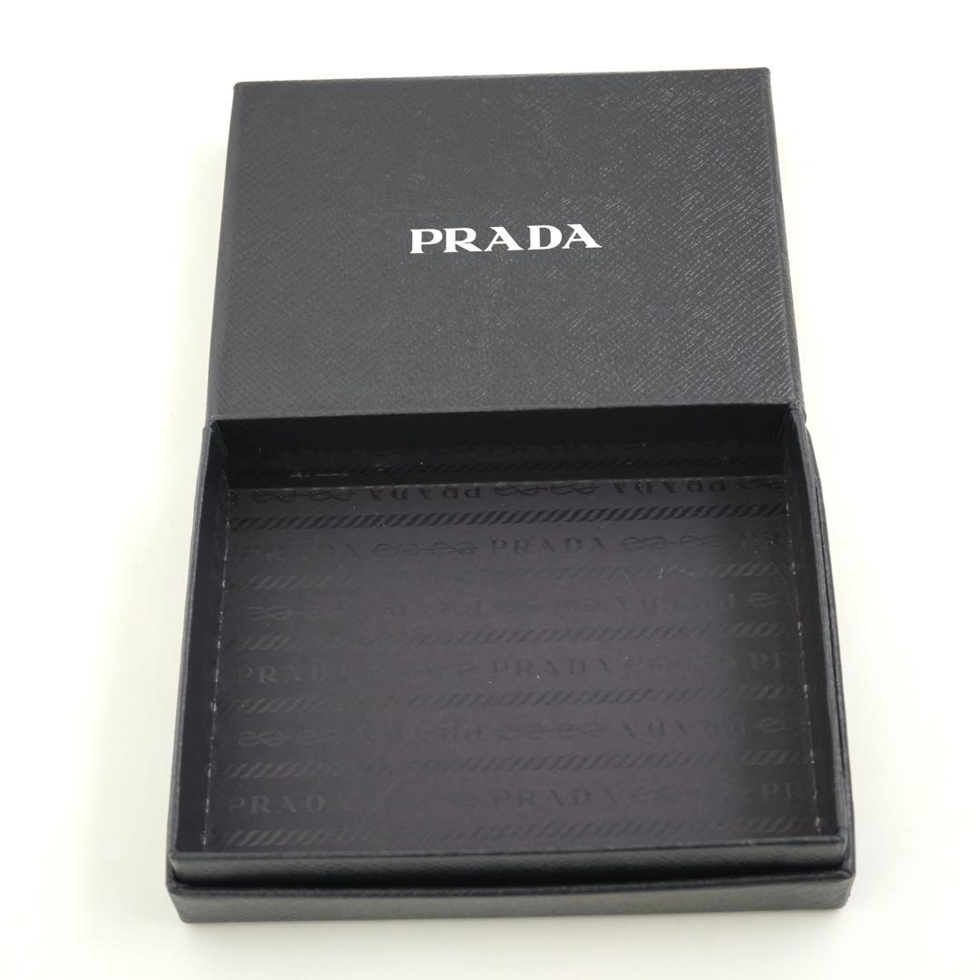 ✨新品未使用・箱付き✨　PRADA ミニ財布　サフィアーノレザー　二つ折り　赤色