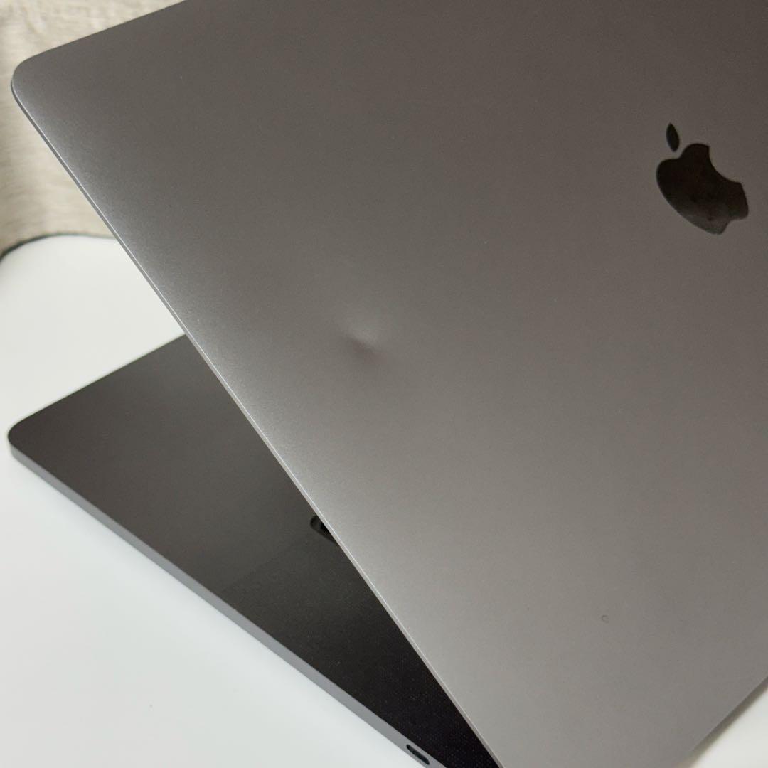 MacBook本体 MacBook Pro 16 (2019) Core i9/16GB/1TB