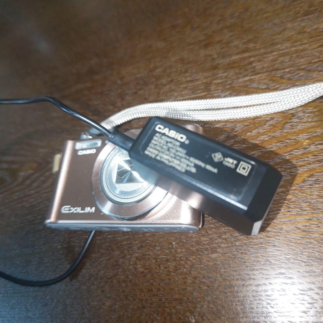CASIO EXILIM デジタルカメラ ピンク 充電器付き(※中古品です。)