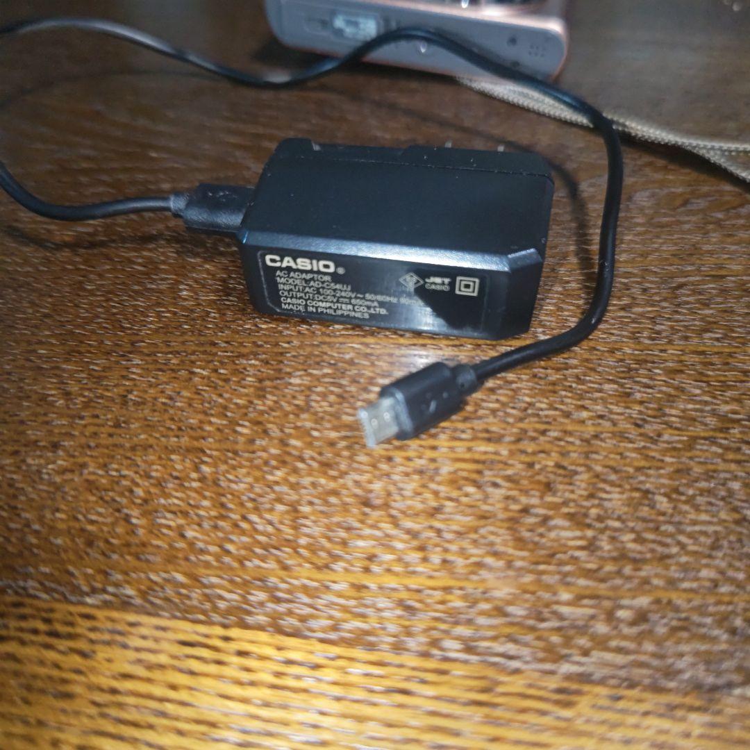 CASIO EXILIM デジタルカメラ ピンク 充電器付き(※中古品です。)