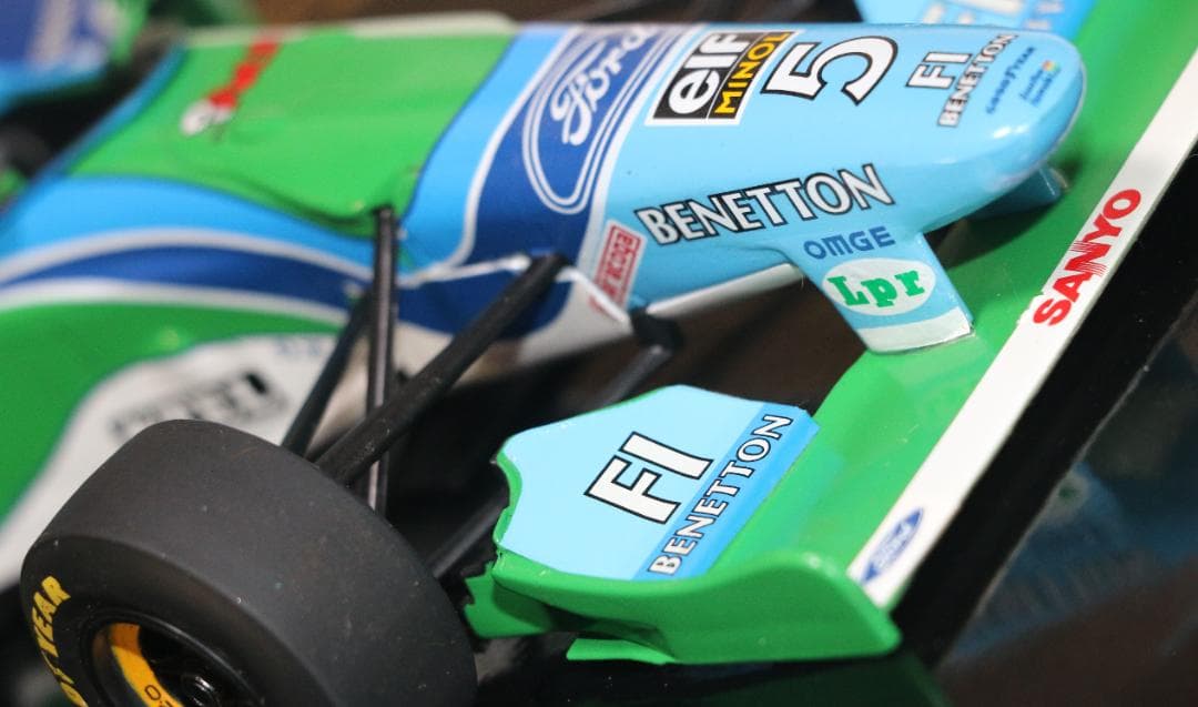 ビックスケール１／1８ ベネトンＢ１９３Ｂ ミハイル・シューマッハコレクション