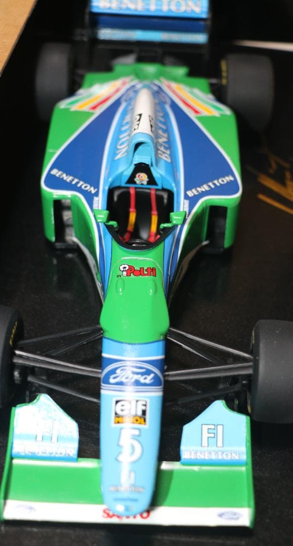 ビックスケール１／1８ ベネトンＢ１９３Ｂ ミハイル・シューマッハコレクション