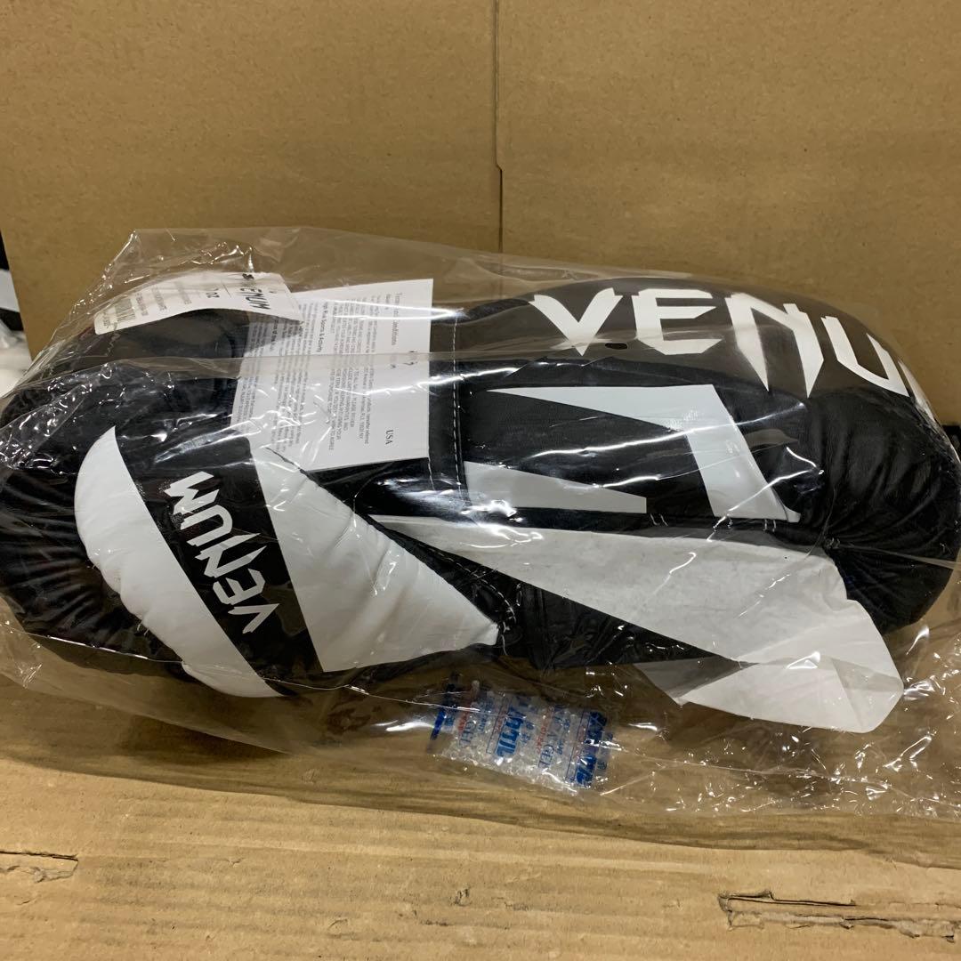 新品　Venum Elite ボクシンググローブ 10oz