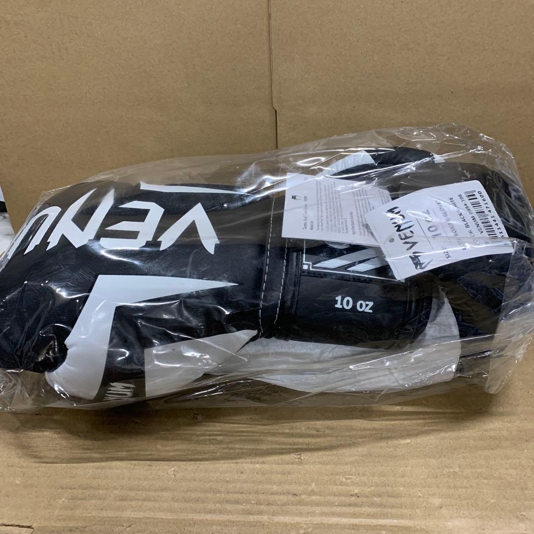 新品　Venum Elite ボクシンググローブ 10oz