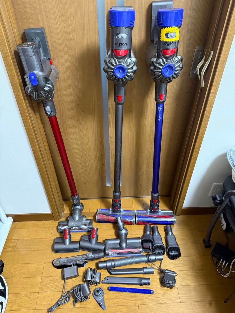 Dyson Vシリーズ スティッククリーナー 本体と付属品3セット(ジャンク品)