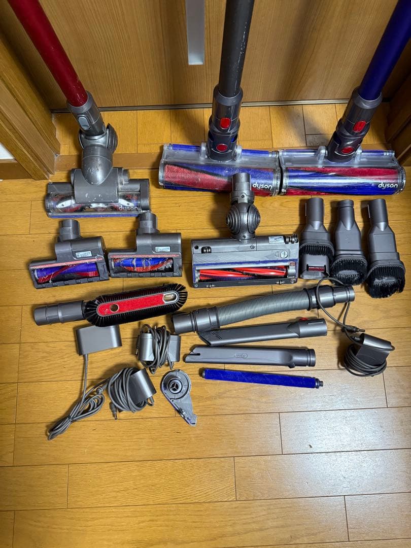 Dyson Vシリーズ スティッククリーナー 本体と付属品3セット(ジャンク品)