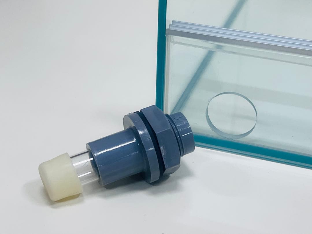 特注仕様パルダリウムケース　900×300×300㎜　水栓ソケット加工仕様