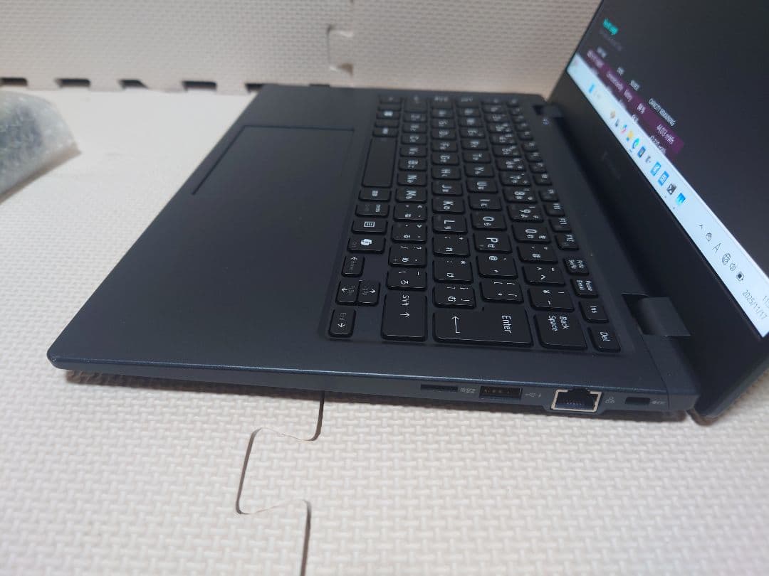 美品東芝Dynabook G6/i5-1340P/16・512G/880g超軽量