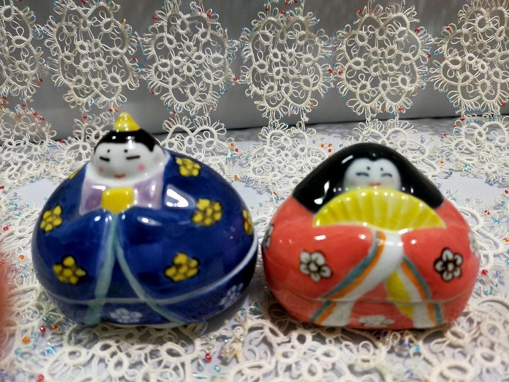 hh　有田焼お雛様珍味2個セット伯山窯２組包装&木製屛風兎絵衝立4個