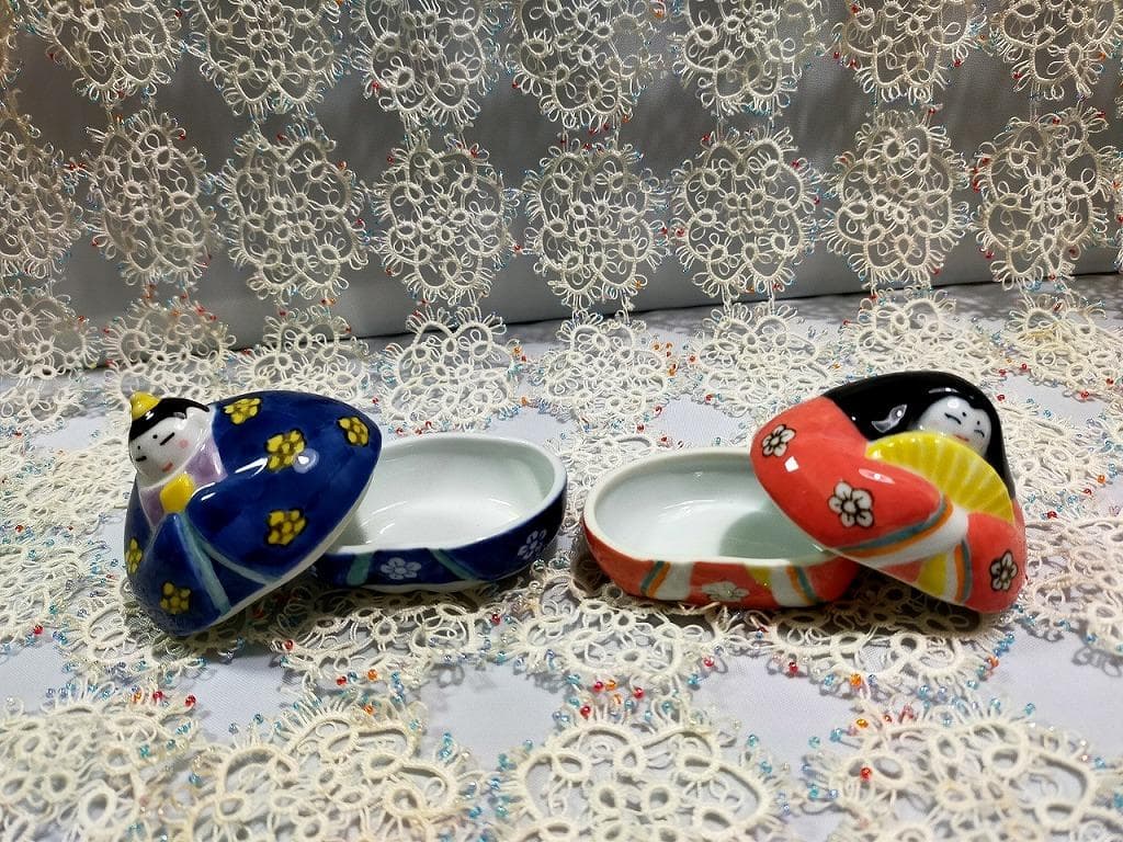 hh　有田焼お雛様珍味2個セット伯山窯２組包装&木製屛風兎絵衝立4個