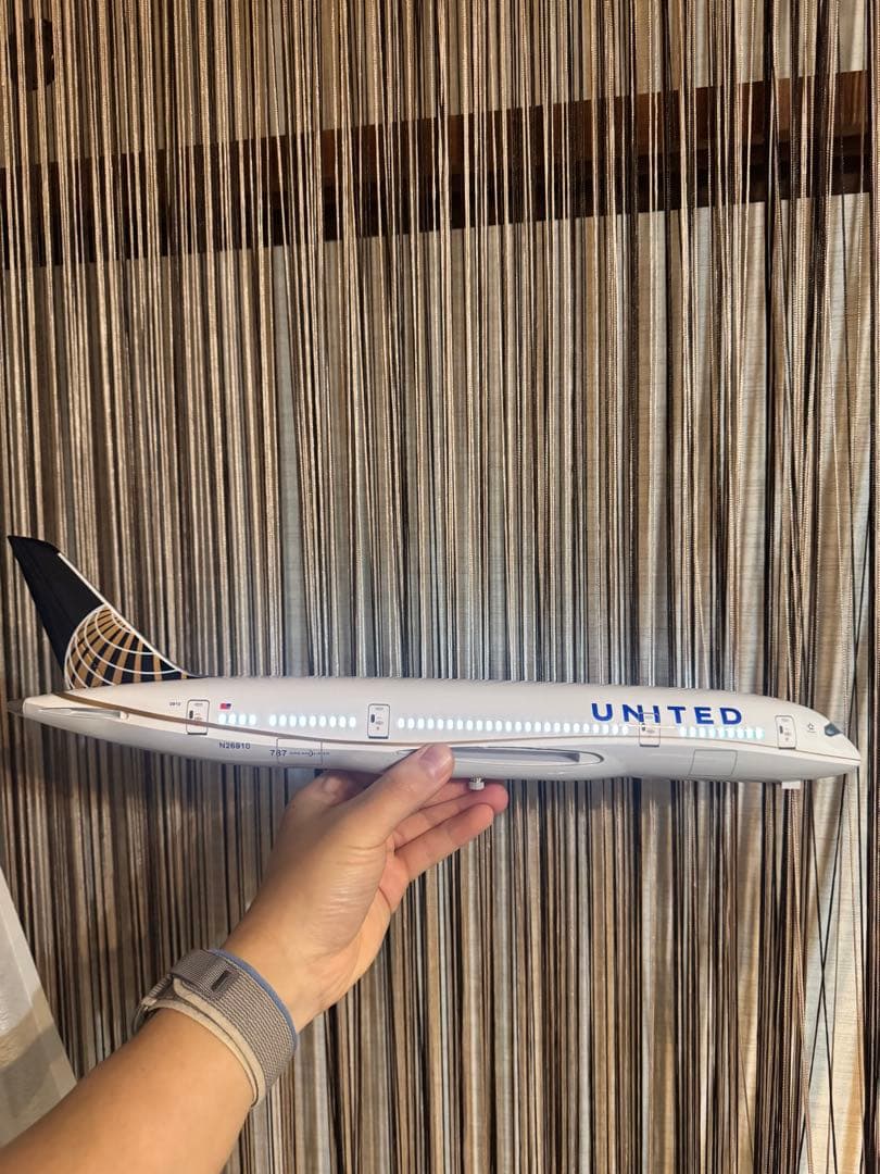 ユナイテッド航空 Boeing 787 精密モデル LED搭載 46cm
