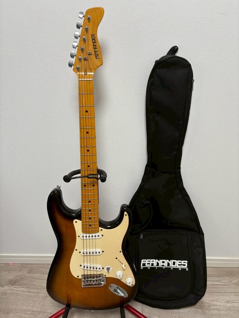 FERNANDES ストラトキャスター ギターケース付き