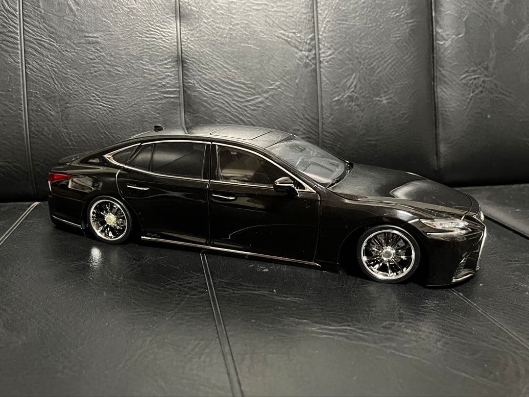 レクサス LS500h 1/18