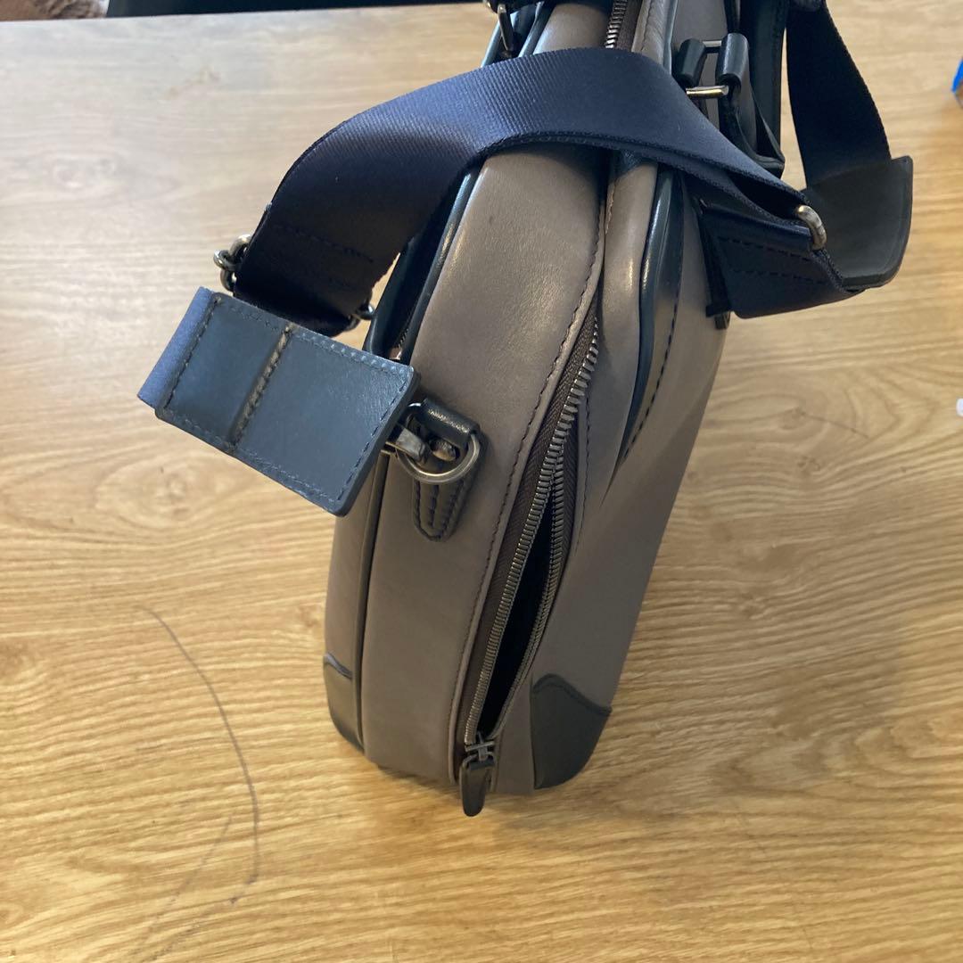 FUJITAKA グレー ビジネスバッグ A4対応　日本製 ほぼ未使用　3日使用