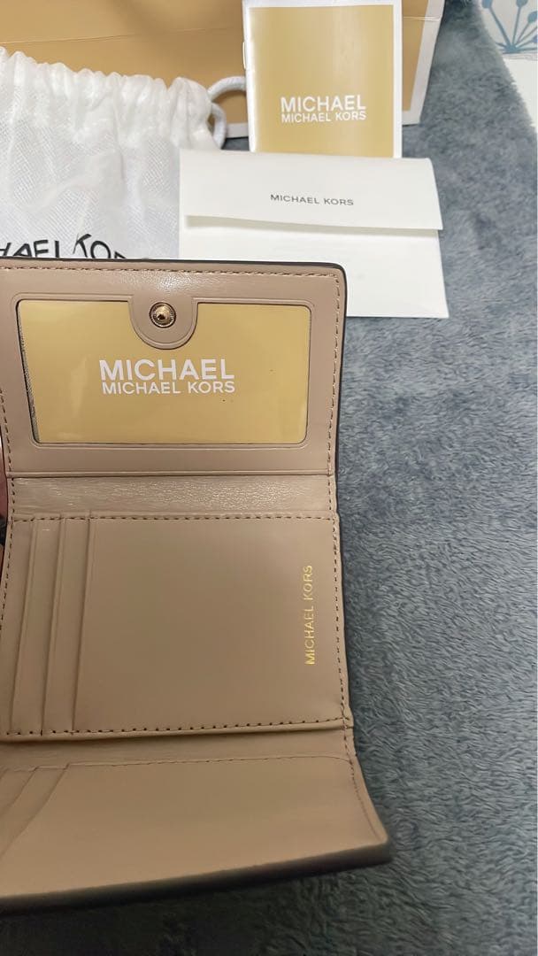MICHAEL KORS ホワイト三つ折り財布