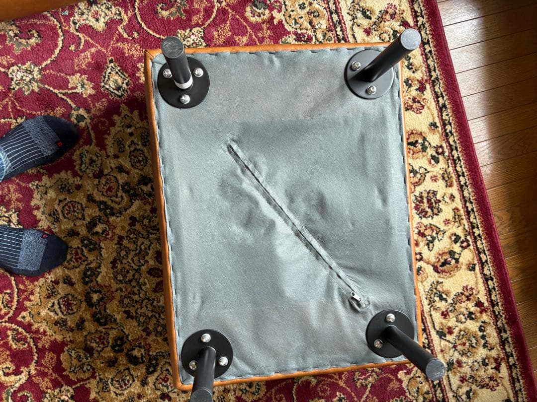 本革オットマン ニトリ