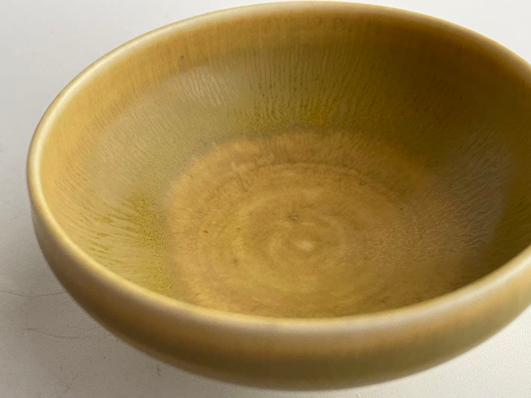 ベルント・フリーベリ　Berndt Friberg グスタフスベリ　黄釉　盃