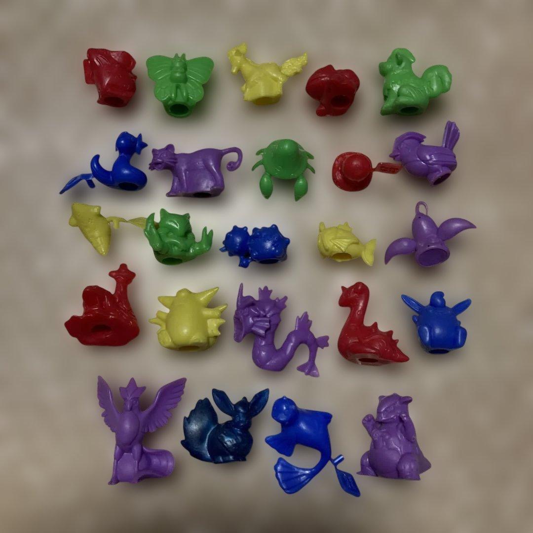 ポケモンガチャ　塩ビ人形消しゴムフィギュア大量セット151体￼➕ピッピ人形ボール