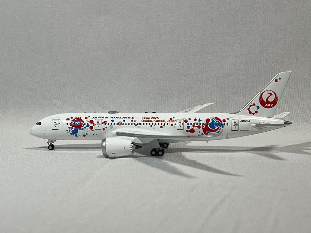 Aviation B787-8 JA823J 日本航空 JAL 1:400