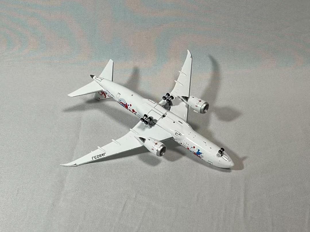 Aviation B787-8 JA823J 日本航空 JAL 1:400
