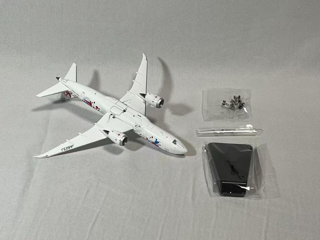 Aviation B787-8 JA823J 日本航空 JAL 1:400