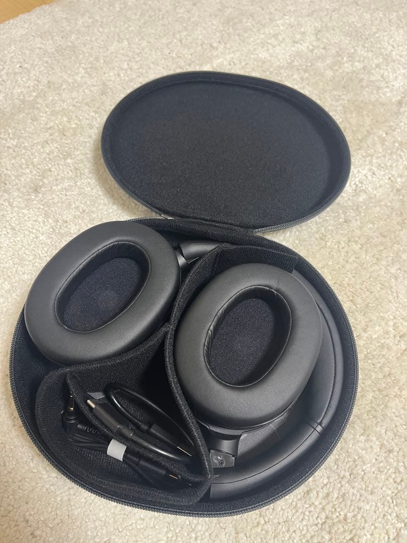 SONY ワイヤレスヘッドホン ブラック 収納ケース付き